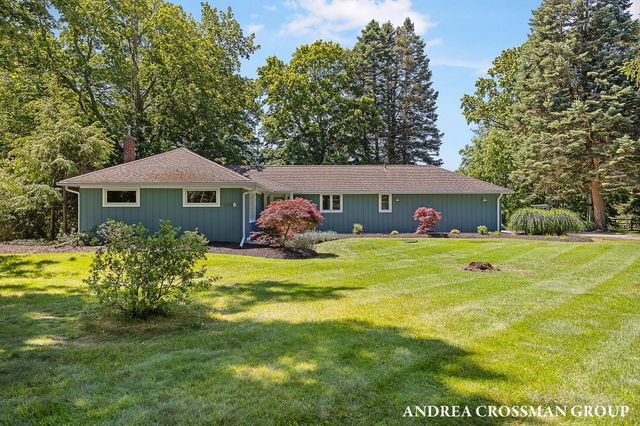2056 Lakeshore Drive, Ganges Twp, MI 49408