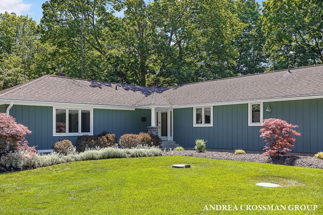 2056 Lakeshore Drive, Ganges Twp, MI 49408
