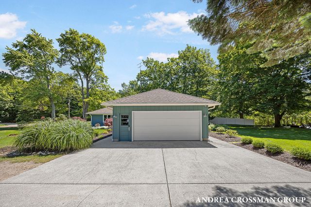 2056 Lakeshore Drive, Ganges Twp, MI 49408