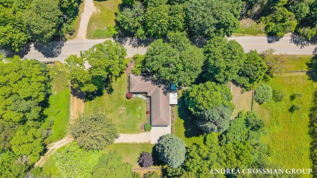 2056 Lakeshore Drive, Ganges Twp, MI 49408