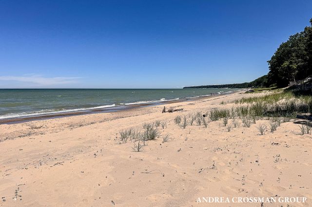 2056 Lakeshore Drive, Ganges Twp, MI 49408