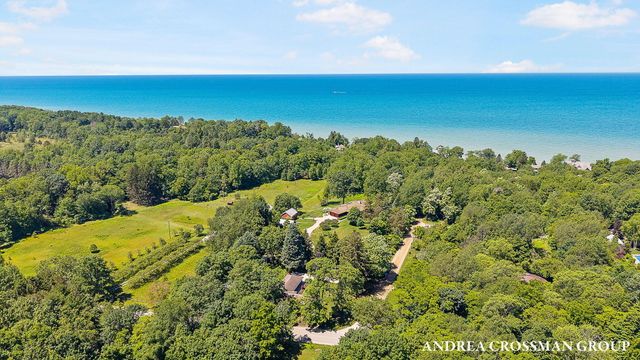 2056 Lakeshore Drive, Ganges Twp, MI 49408
