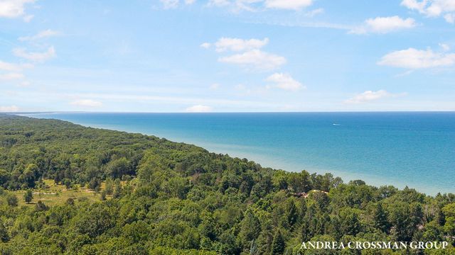 2056 Lakeshore Drive, Ganges Twp, MI 49408