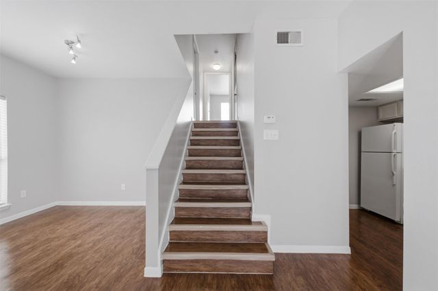 3758 Tanglewilde Street E1, Houston, TX 77063