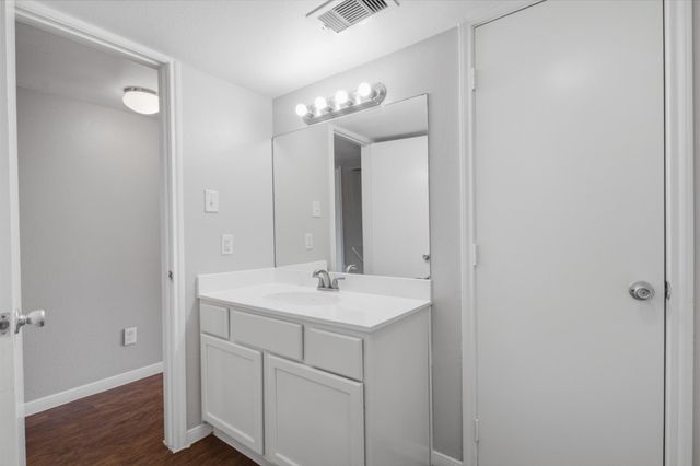 3758 Tanglewilde Street E1, Houston, TX 77063
