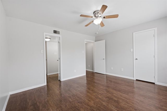 3758 Tanglewilde Street E1, Houston, TX 77063