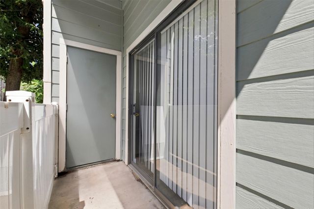 3758 Tanglewilde Street E1, Houston, TX 77063