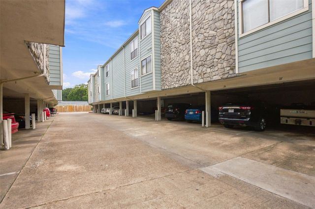 3758 Tanglewilde Street E1, Houston, TX 77063