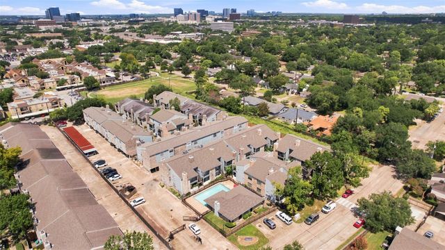3758 Tanglewilde Street E1, Houston, TX 77063