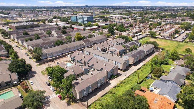 3758 Tanglewilde Street E1, Houston, TX 77063