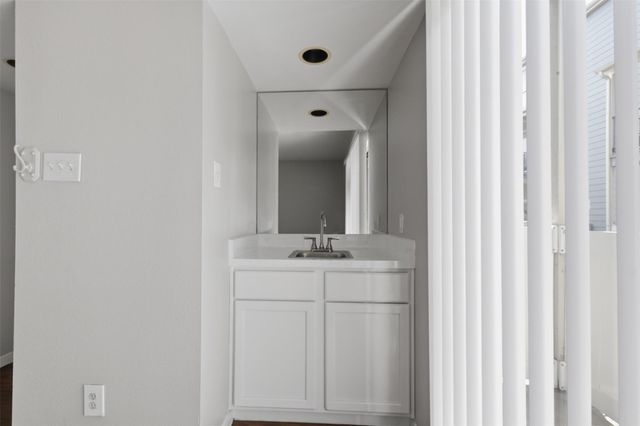 3758 Tanglewilde Street E1, Houston, TX 77063