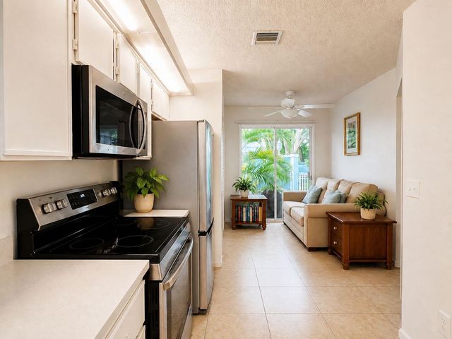 6262 RIVERWALK Lane 3, Jupiter, FL 33458