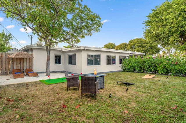 3961 NE 10th Avenue, Oakland Park, FL 33334