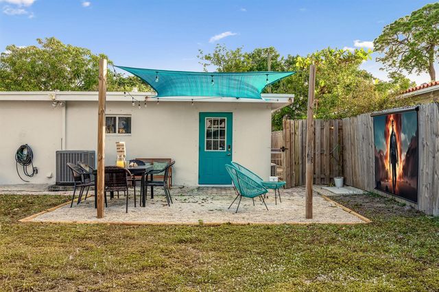 3961 NE 10th Avenue, Oakland Park, FL 33334