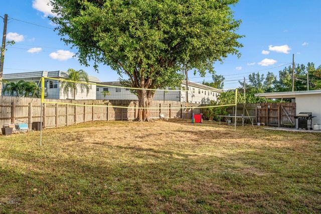 3961 NE 10th Avenue, Oakland Park, FL 33334