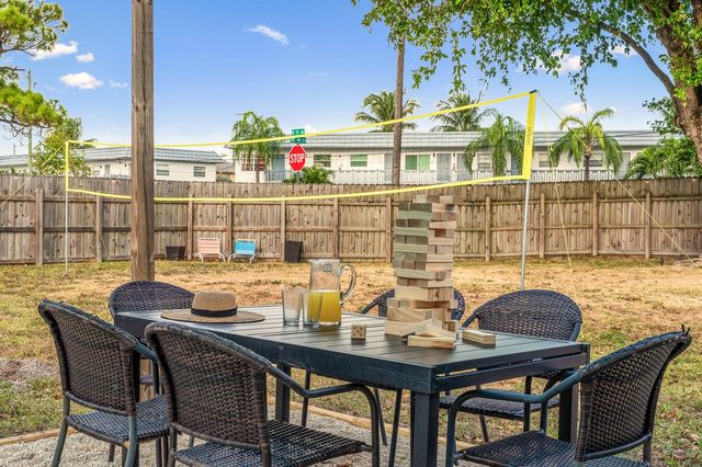 3961 NE 10th Avenue, Oakland Park, FL 33334