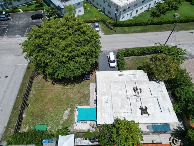 3961 NE 10th Avenue, Oakland Park, FL 33334
