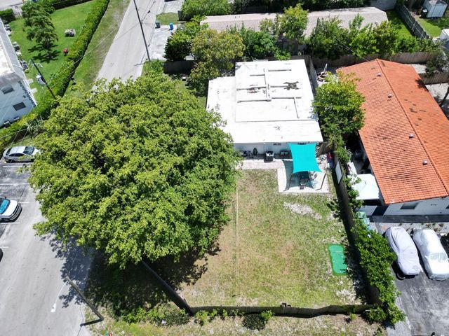 3961 NE 10th Avenue, Oakland Park, FL 33334