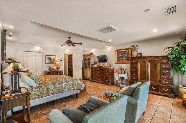 1911 Lion Lake Drive, Progreso Lakes, TX 78596