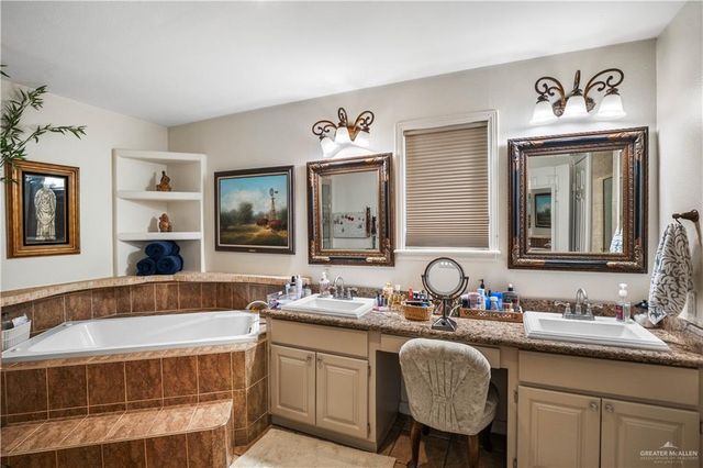 1911 Lion Lake Drive, Progreso Lakes, TX 78596