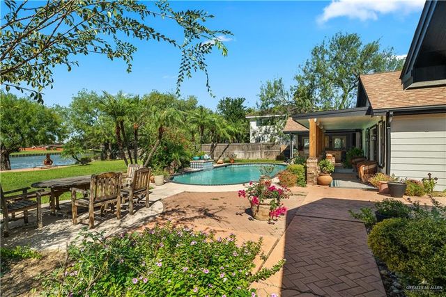 1911 Lion Lake Drive, Progreso Lakes, TX 78596