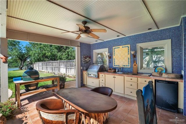 1911 Lion Lake Drive, Progreso Lakes, TX 78596