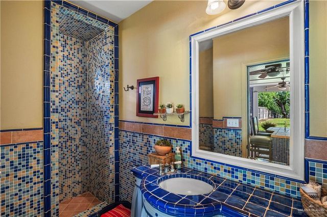 1911 Lion Lake Drive, Progreso Lakes, TX 78596