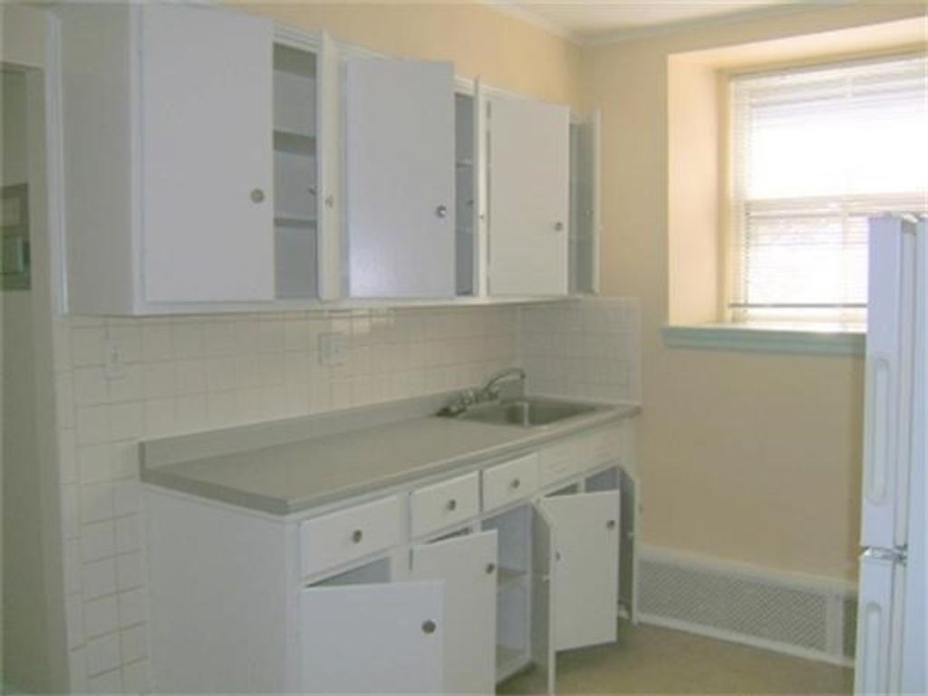 1064 Beacon Street C, Brookline, MA 02446