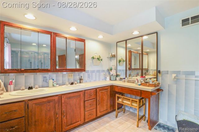 3102 Westwood Parkway, Flint, MI 48503