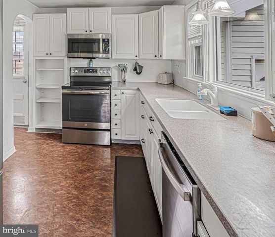 16 GARRISON, Elmer, NJ 08318