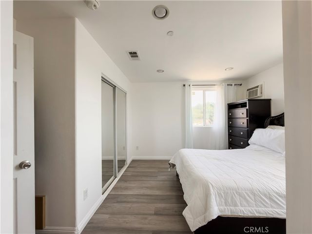 689 E 115, Los Angeles, CA 90059