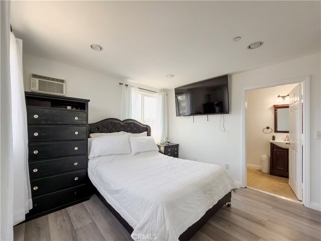 689 E 115, Los Angeles, CA 90059