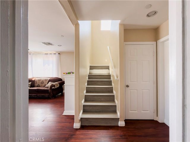 689 E 115, Los Angeles, CA 90059