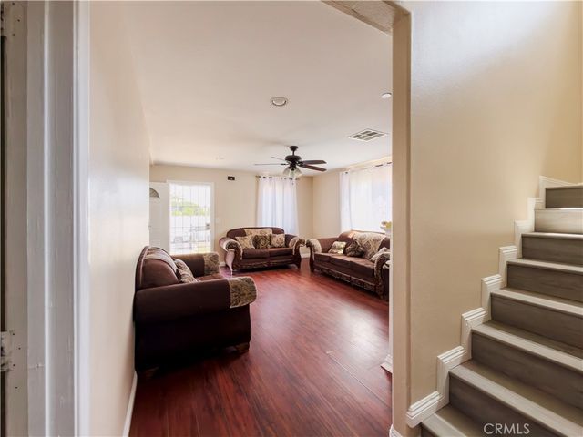 689 E 115, Los Angeles, CA 90059