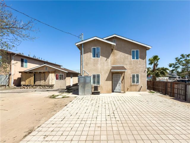 689 E 115, Los Angeles, CA 90059