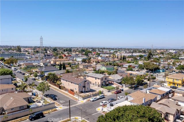 689 E 115, Los Angeles, CA 90059