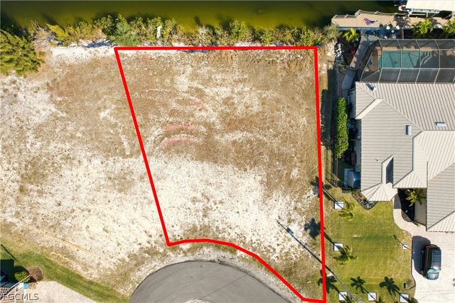 913 NW 39th AVE, Cape Coral, FL 33993