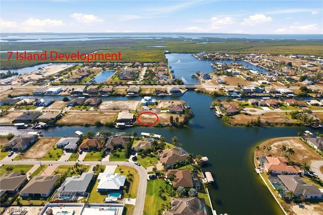 913 NW 39th AVE, Cape Coral, FL 33993