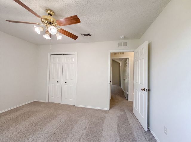 3805 Brookfield Drive, Arlington, TX 76001