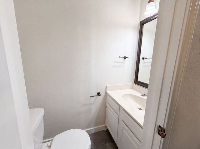 3805 Brookfield Drive, Arlington, TX 76001