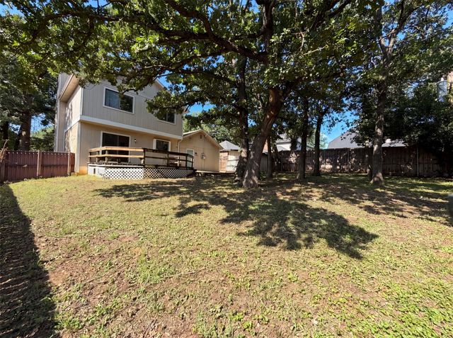 3805 Brookfield Drive, Arlington, TX 76001