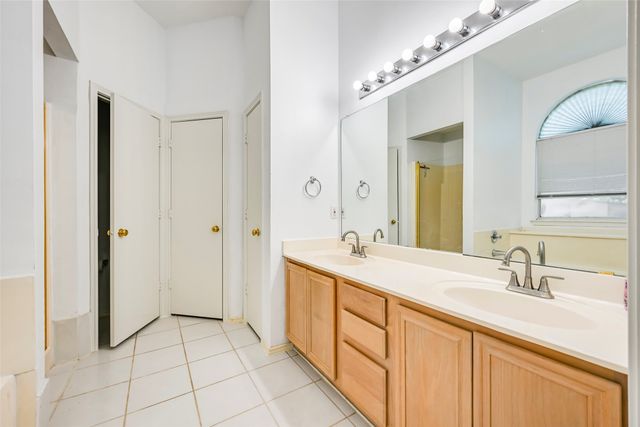700 N Emma Drive, Arlington, TX 76002