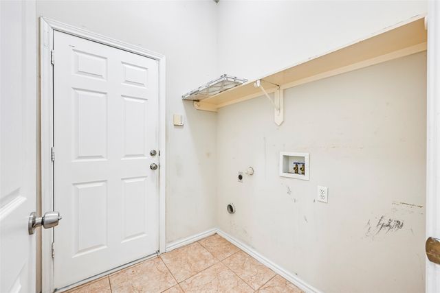 700 N Emma Drive, Arlington, TX 76002