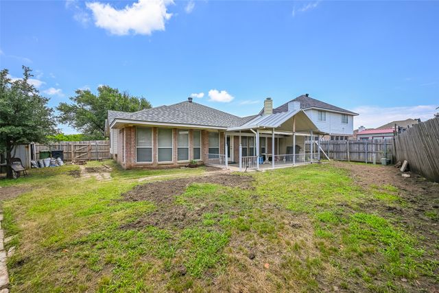 700 N Emma Drive, Arlington, TX 76002