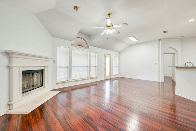 700 N Emma Drive, Arlington, TX 76002