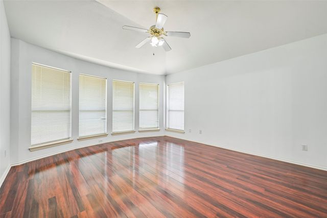 700 N Emma Drive, Arlington, TX 76002