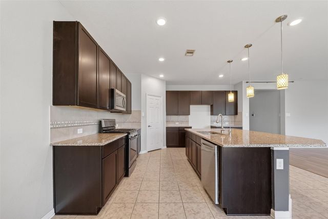 3509 Pentland Downs Street, Pearland, TX 77584