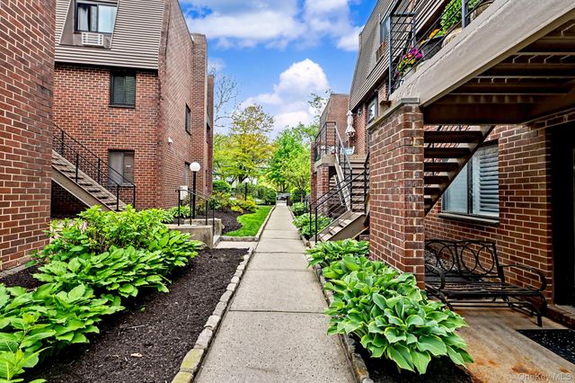 492 N Broadway 1, White Plains, NY 10603