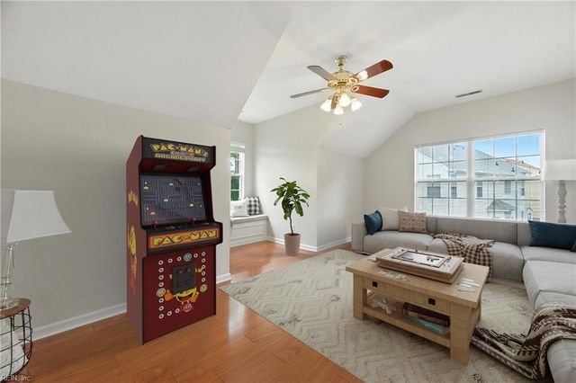 912 Brookcrest ARCH, Chesapeake, VA 23320