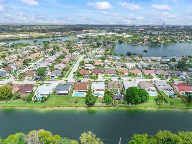 15092 SW 13th Pl, Sunrise, FL 33326